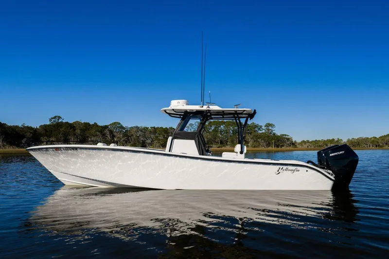 Slide: The Image of Yellowfin 32 Offshore 2023 - 8