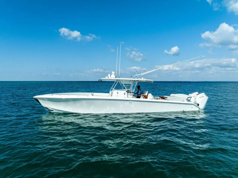 Slide: The Image of Bahama 41 2015 - 10