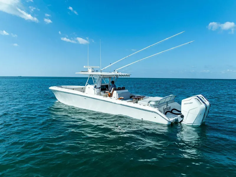 Slide: The Image of Bahama 41 2015 - 12