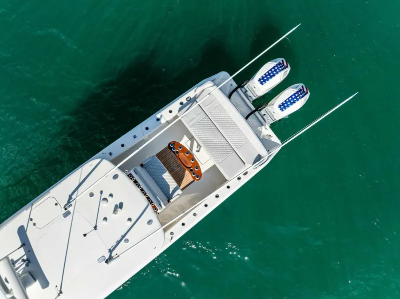 Slide: The Image of Bahama 41 2015 - 18
