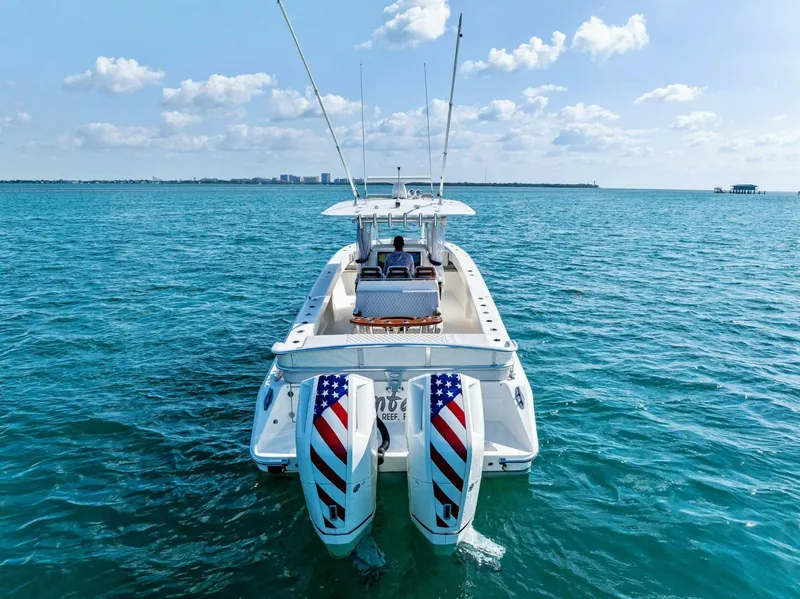 Slide: The Image of Bahama 41 2015 - 19