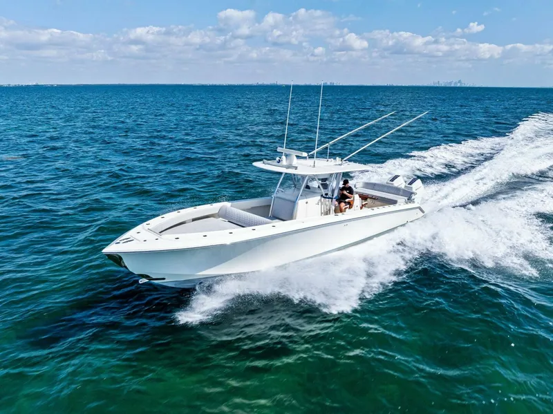 Slide: The Image of Bahama 41 2015 - 2
