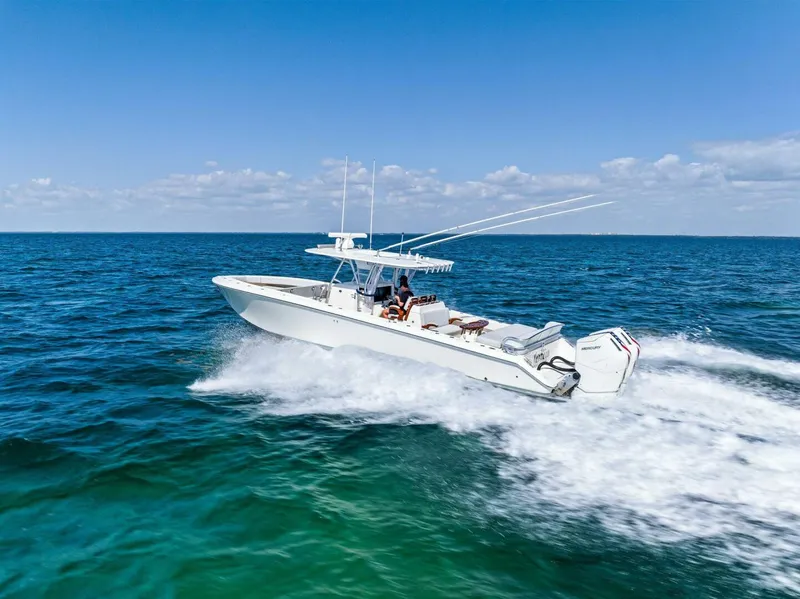 Slide: The Image of Bahama 41 2015 - 21