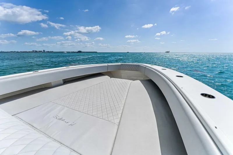 Slide: The Image of Bahama 41 2015 - 25