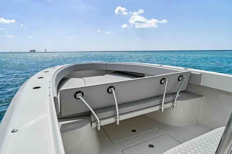 Slide: The Image of Bahama 41 2015 - 32