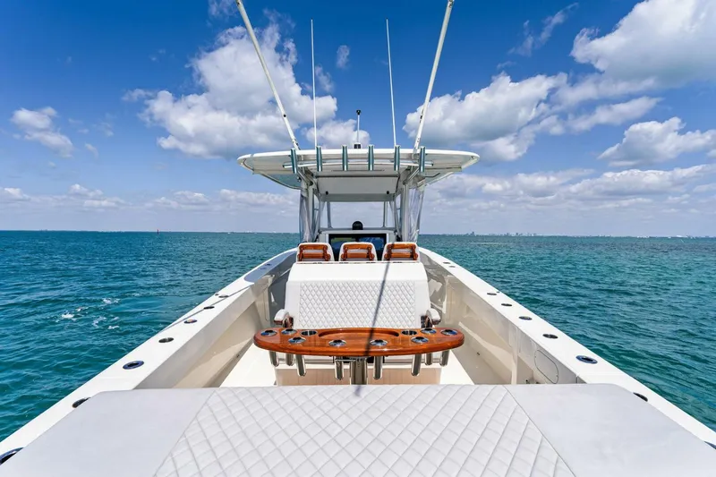 Slide: The Image of Bahama 41 2015 - 35
