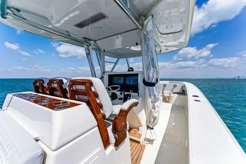 Slide: The Image of Bahama 41 2015 - 38