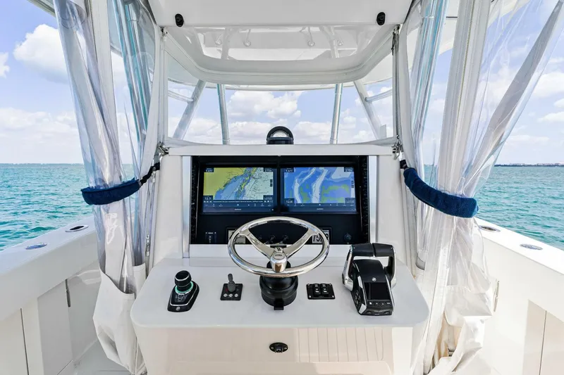 Slide: The Image of Bahama 41 2015 - 40
