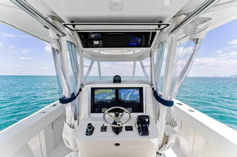 Slide: The Image of Bahama 41 2015 - 41