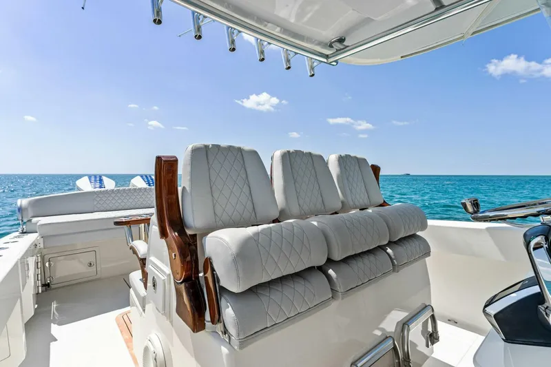 Slide: The Image of Bahama 41 2015 - 43