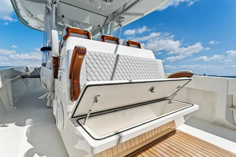 Slide: The Image of Bahama 41 2015 - 46