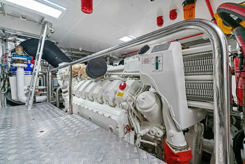 Slide: The Image of Pershing GTX Motoryacht 2023 - 112