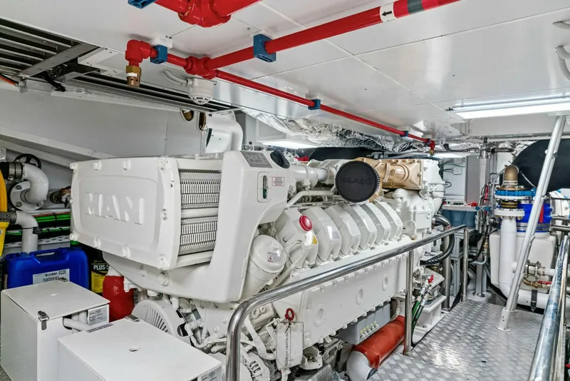 Slide: The Image of Pershing GTX Motoryacht 2023 - 118