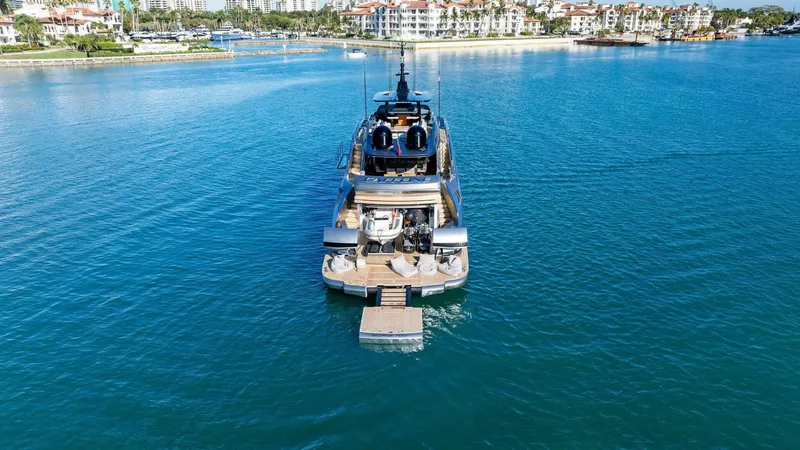 Slide: The Image of Pershing GTX Motoryacht 2023 - 17