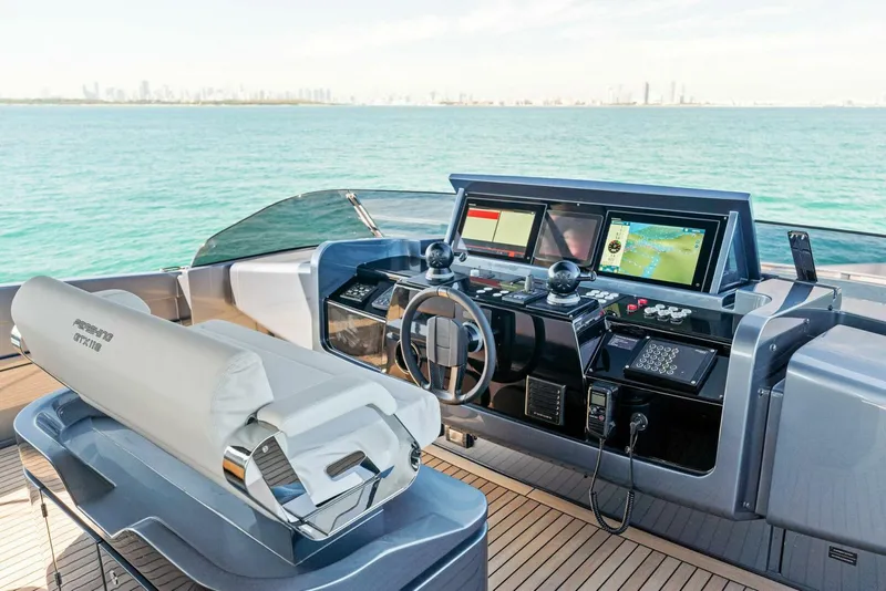 Slide: The Image of Pershing GTX Motoryacht 2023 - 21