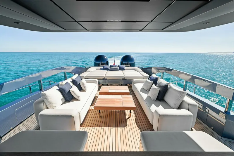 Slide: The Image of Pershing GTX Motoryacht 2023 - 24