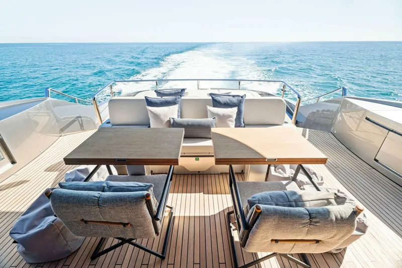 Slide: The Image of Pershing GTX Motoryacht 2023 - 31