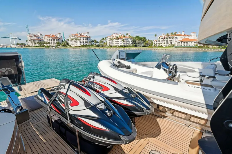 Slide: The Image of Pershing GTX Motoryacht 2023 - 40