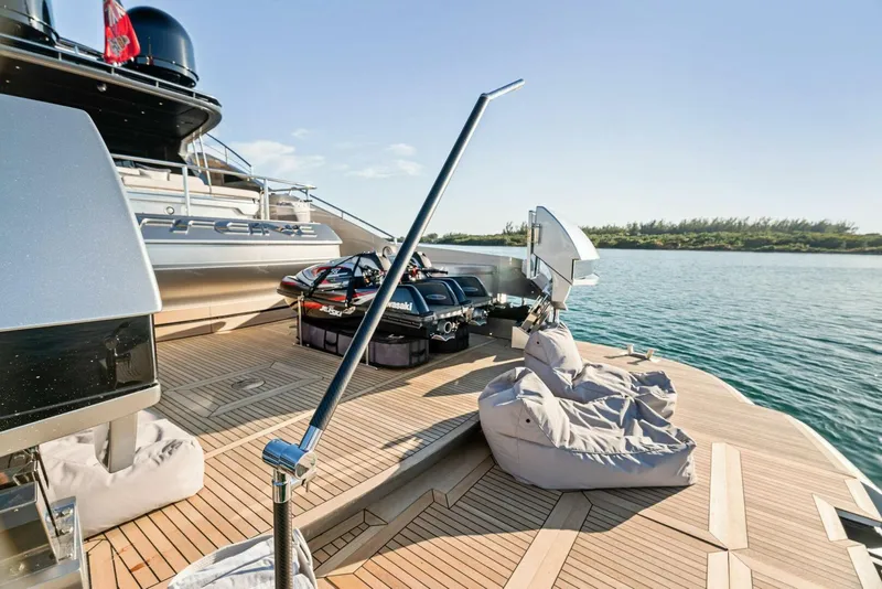 Slide: The Image of Pershing GTX Motoryacht 2023 - 46