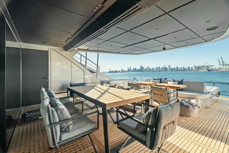 Slide: The Image of Pershing GTX Motoryacht 2023 - 48