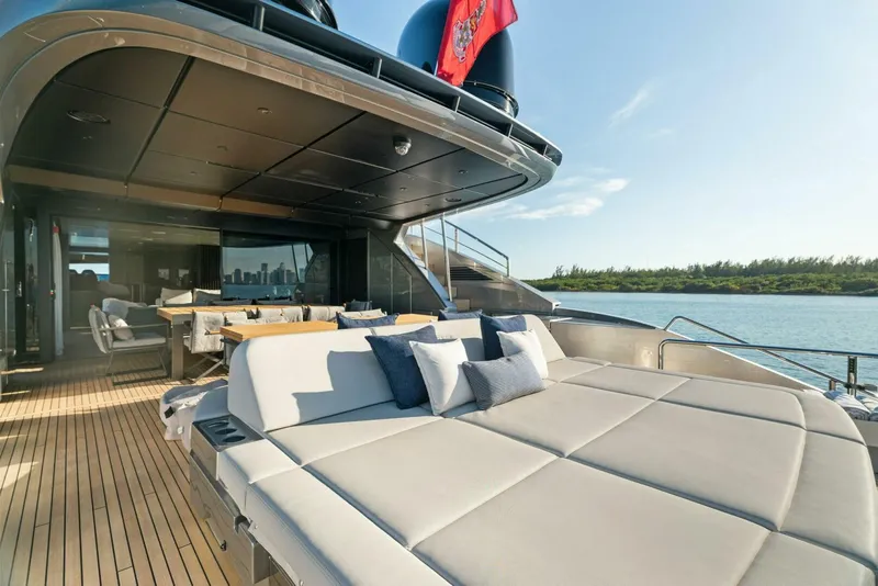 Slide: The Image of Pershing GTX Motoryacht 2023 - 50