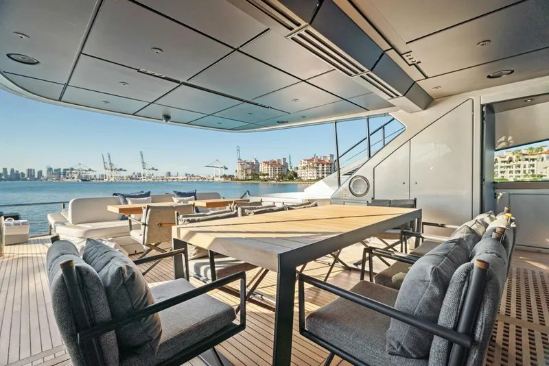 Slide: The Image of Pershing GTX Motoryacht 2023 - 52