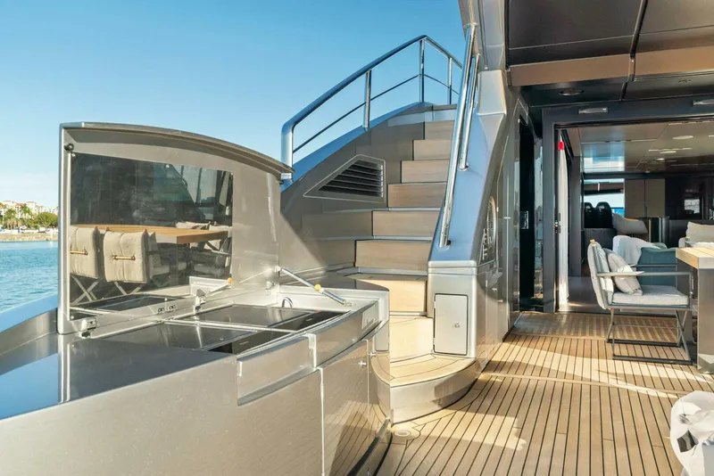 Slide: The Image of Pershing GTX Motoryacht 2023 - 53