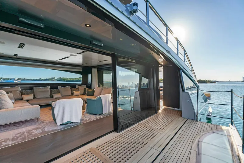 Slide: The Image of Pershing GTX Motoryacht 2023 - 57