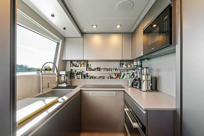 Slide: The Image of Pershing GTX Motoryacht 2023 - 63