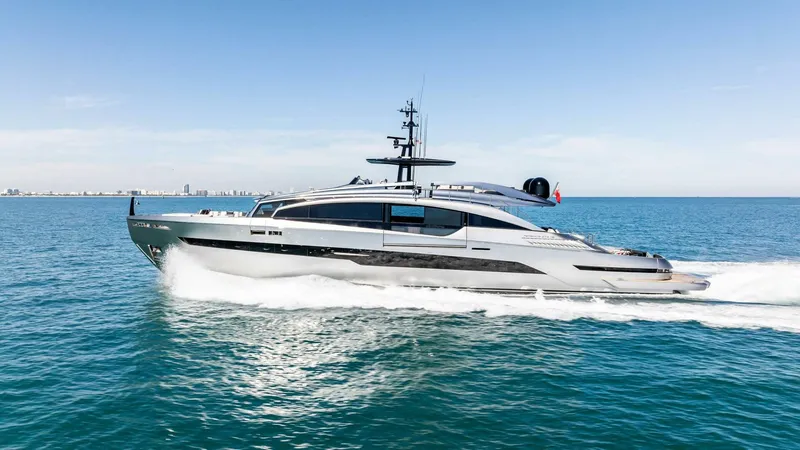 Slide: The Image of Pershing GTX Motoryacht 2023 - 7