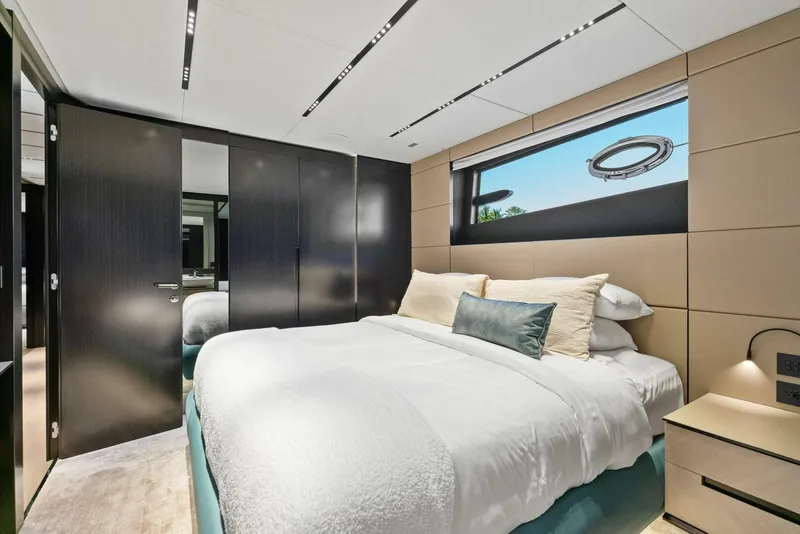 Slide: The Image of Pershing GTX Motoryacht 2023 - 83