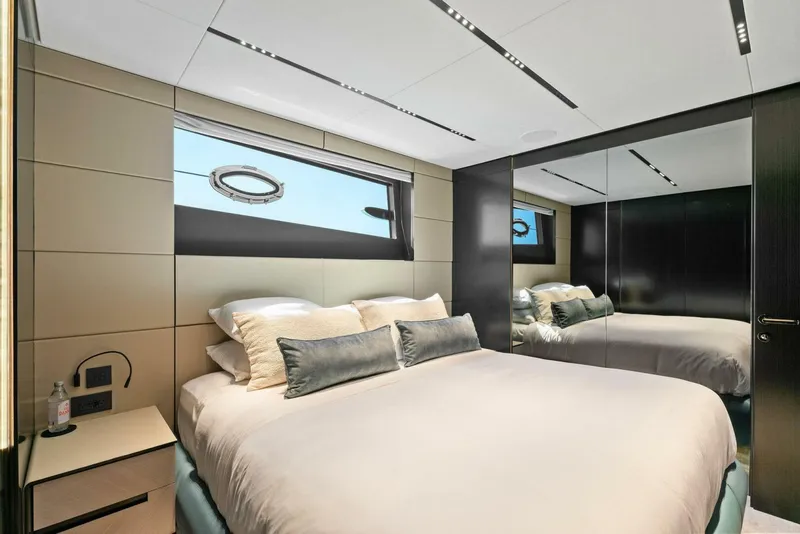 Slide: The Image of Pershing GTX Motoryacht 2023 - 91