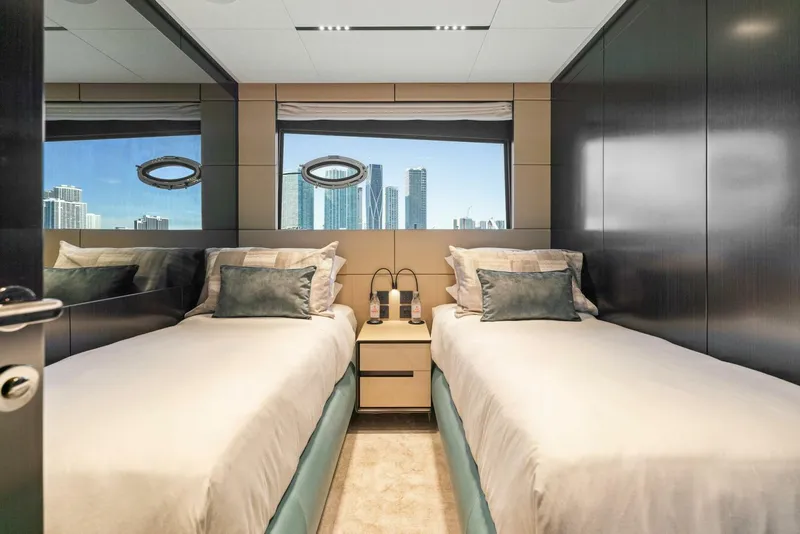 Slide: The Image of Pershing GTX Motoryacht 2023 - 97
