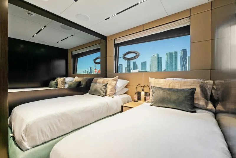 Slide: The Image of Pershing GTX Motoryacht 2023 - 98