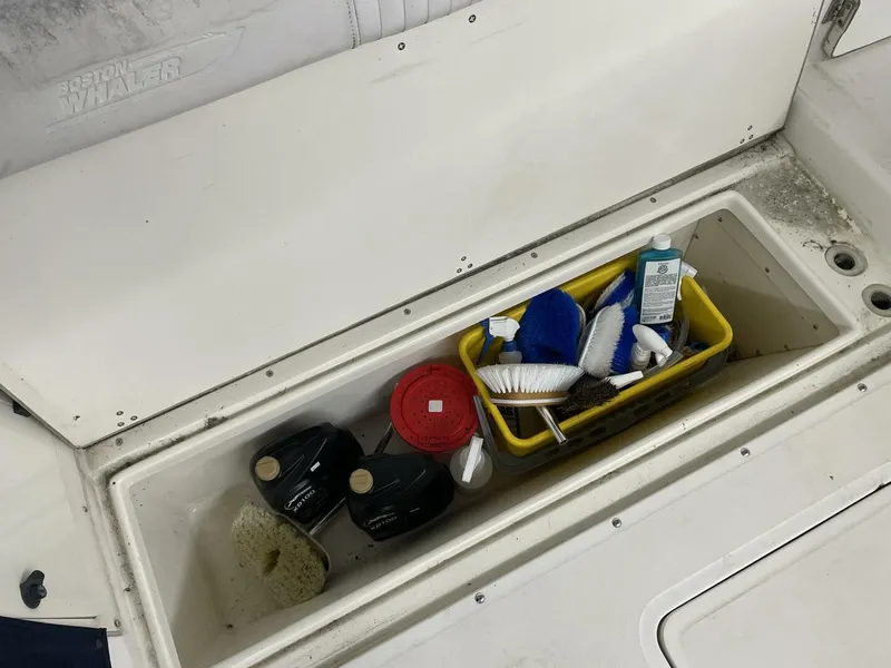Slide: The Image of Boston Whaler 280 Conquest 2000 - 24