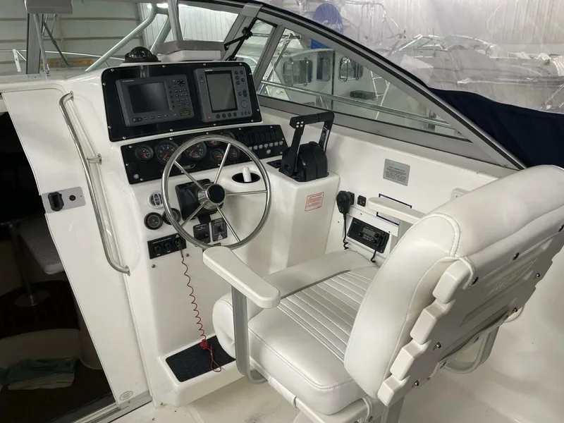 Slide: The Image of Boston Whaler 280 Conquest 2000 - 8