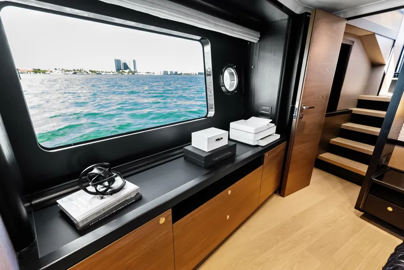 Slide: The Image of Absolute 75 Navetta 2025 - 17