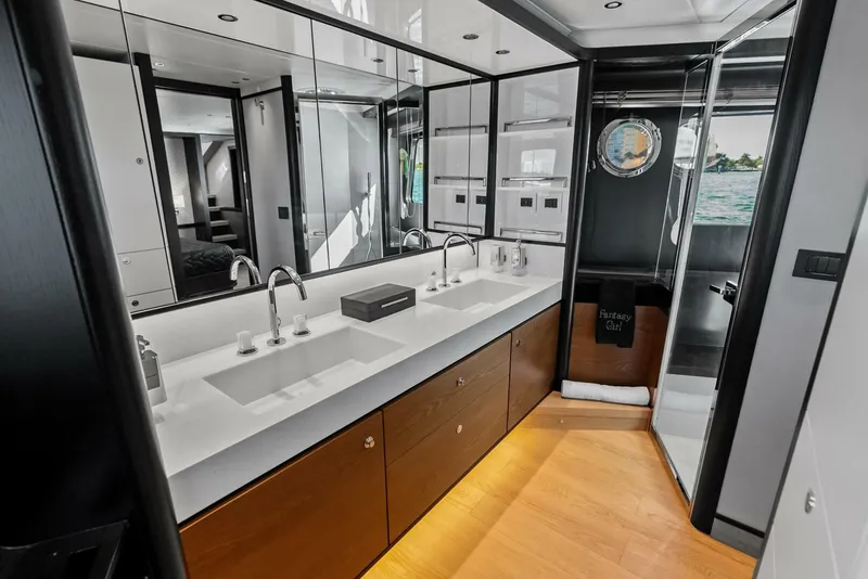 Slide: The Image of Absolute 75 Navetta 2025 - 26