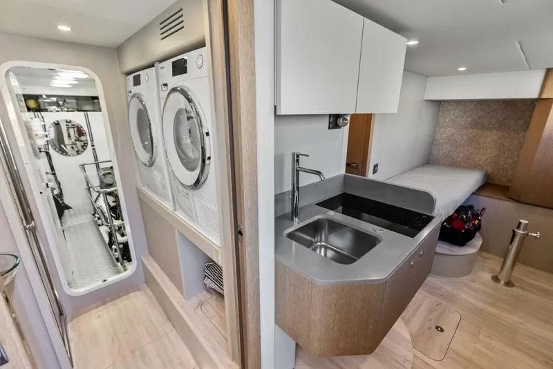 Slide: The Image of Absolute 75 Navetta 2025 - 32