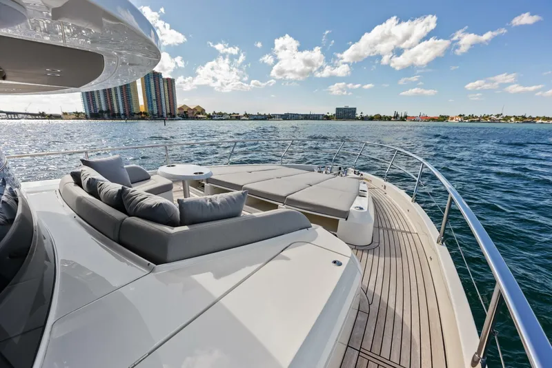 Slide: The Image of Absolute 75 Navetta 2025 - 54