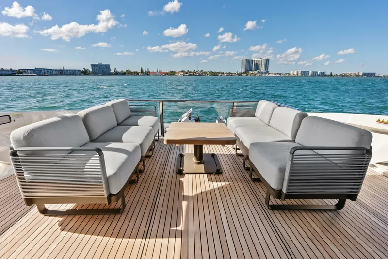 Slide: The Image of Absolute 75 Navetta 2025 - 73