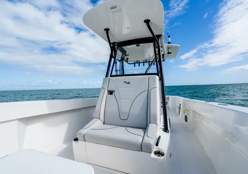Slide: The Image of SeaVee 322z 2024 - 25
