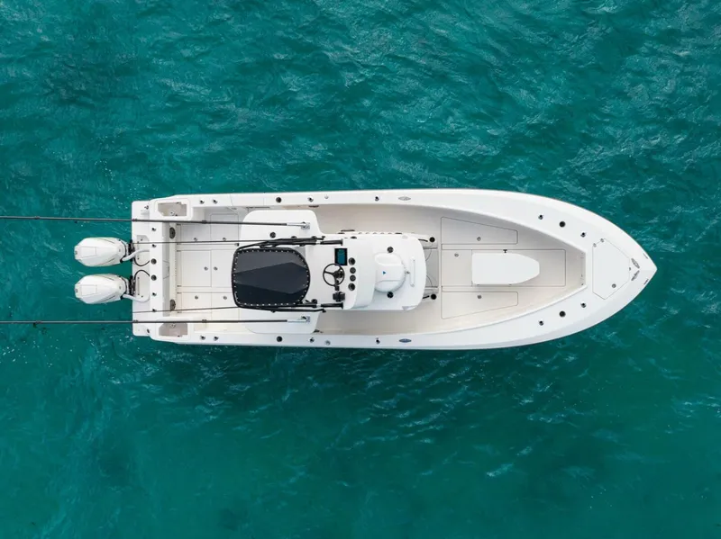 Slide: The Image of SeaVee 322z 2024 - 7