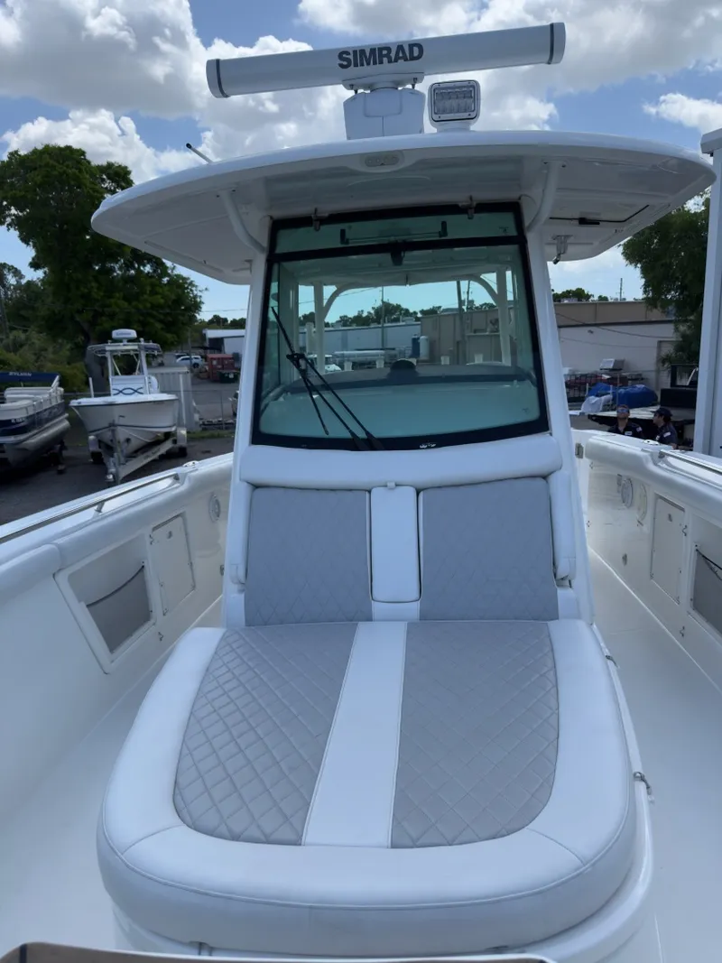 Slide: The Image of Boston Whaler 350 Outrage 2016 - 15