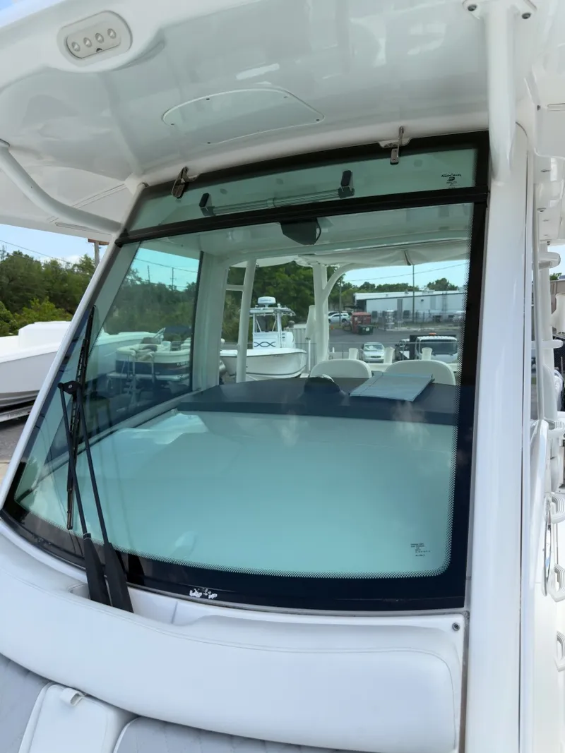 Slide: The Image of Boston Whaler 350 Outrage 2016 - 22