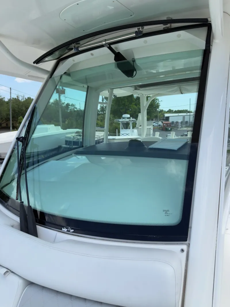 Slide: The Image of Boston Whaler 350 Outrage 2016 - 23