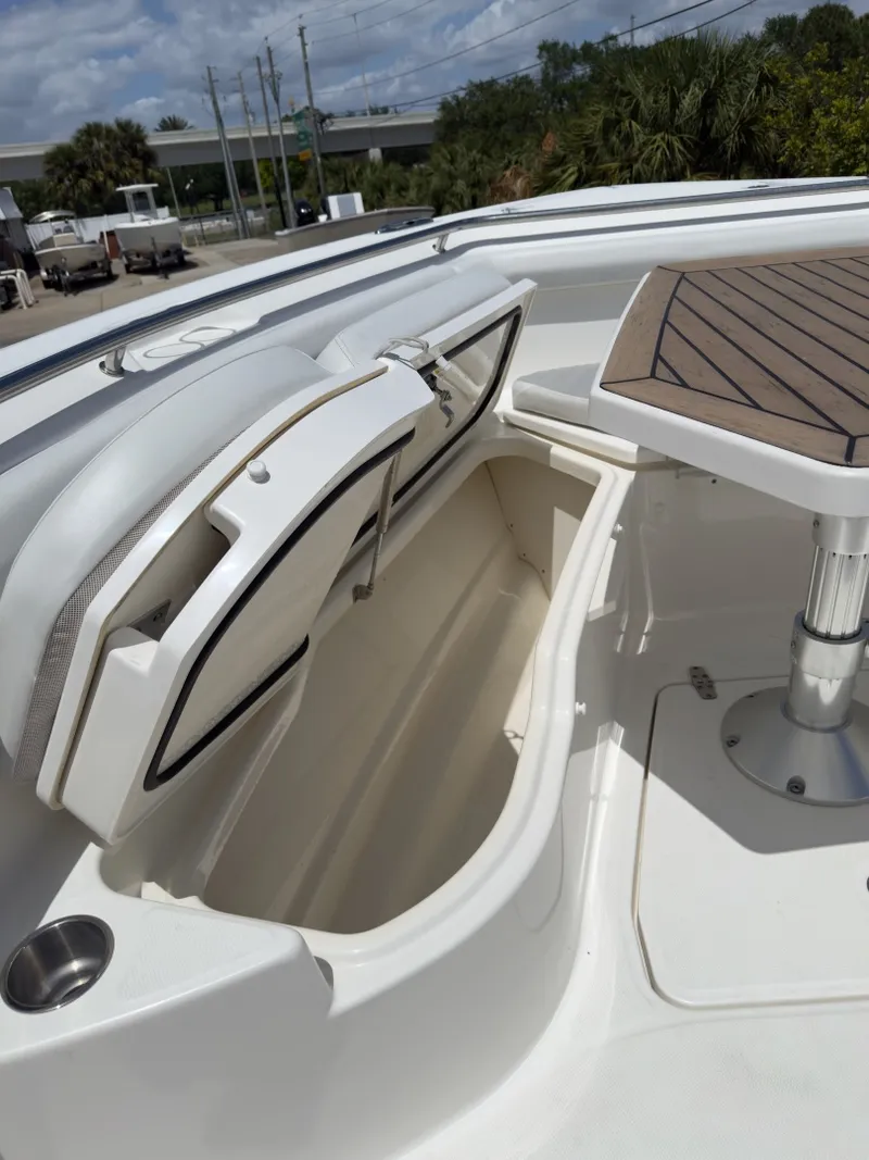 Slide: The Image of Boston Whaler 350 Outrage 2016 - 31