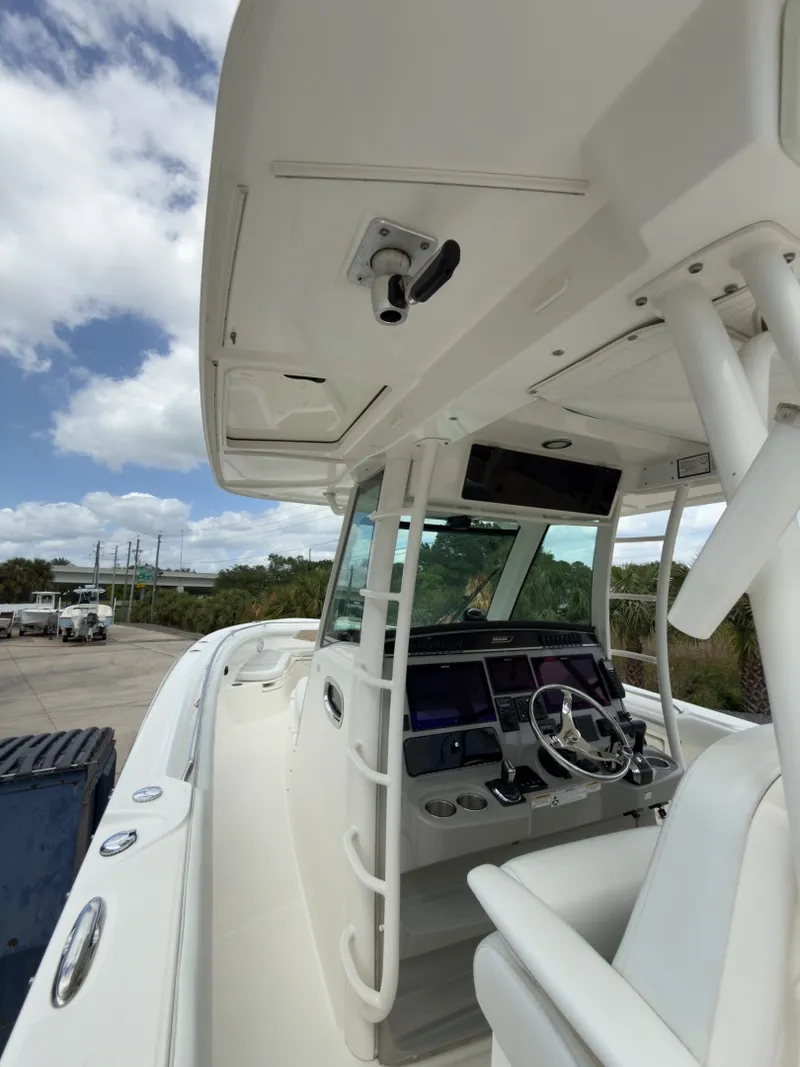 Slide: The Image of Boston Whaler 350 Outrage 2016 - 32