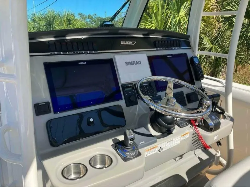 Slide: The Image of Boston Whaler 350 Outrage 2016 - 33