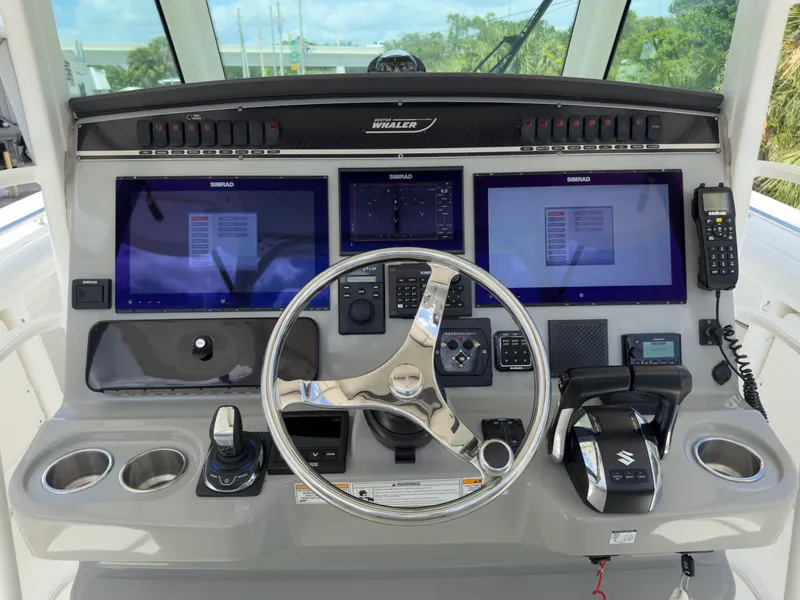 Slide: The Image of Boston Whaler 350 Outrage 2016 - 36
